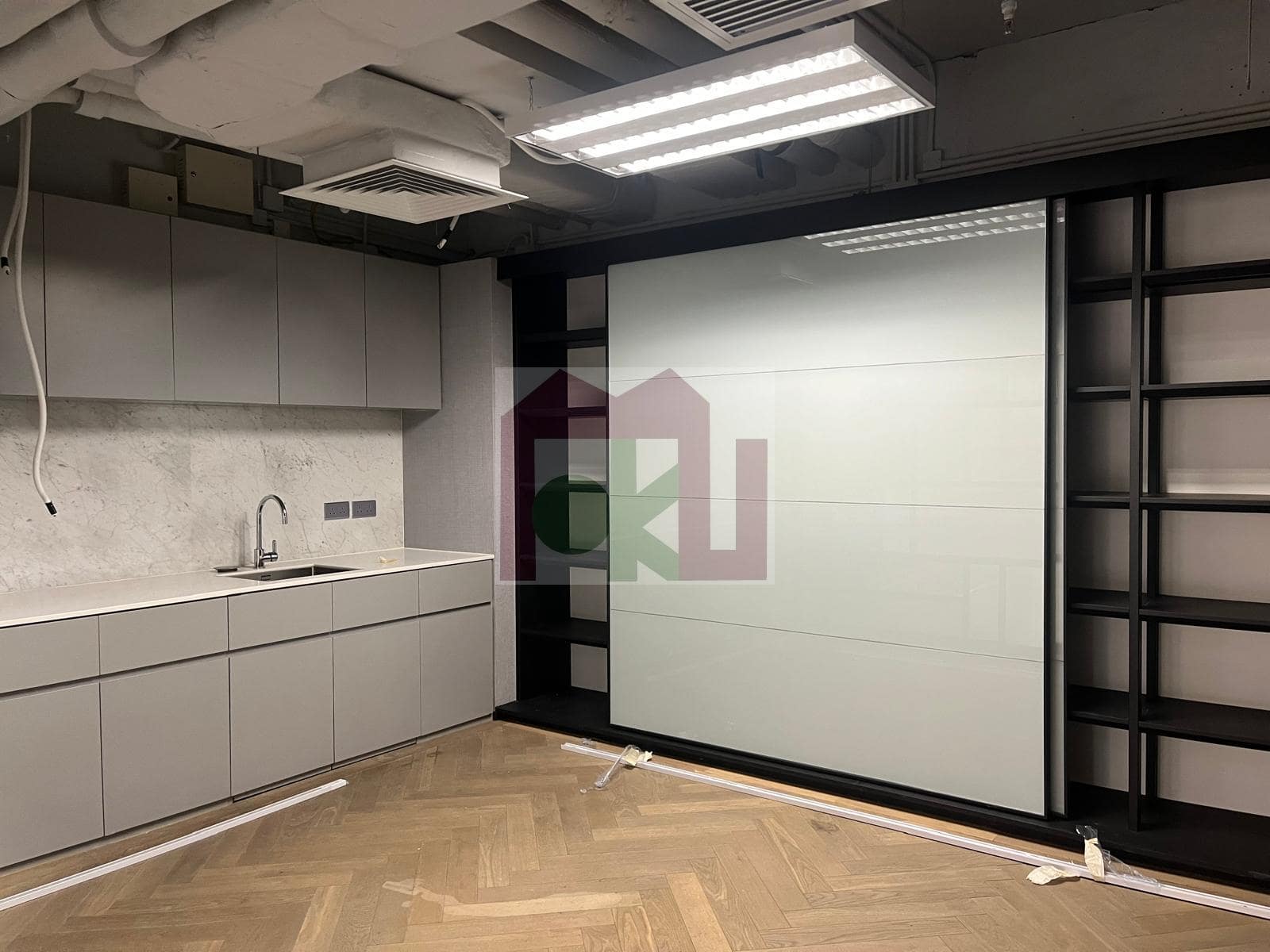 Tsim Sha Tsui Centre - West Wing building or unit photo